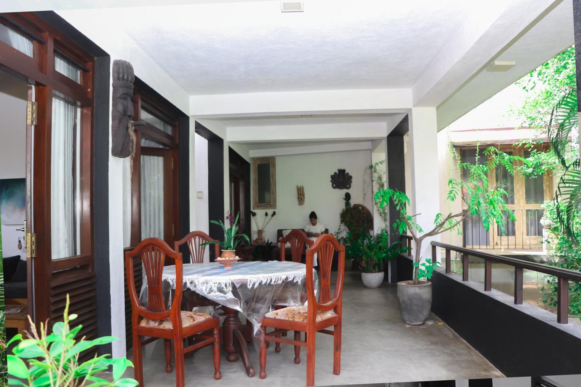 Villa A & A Хіккадува Екстер'єр фото