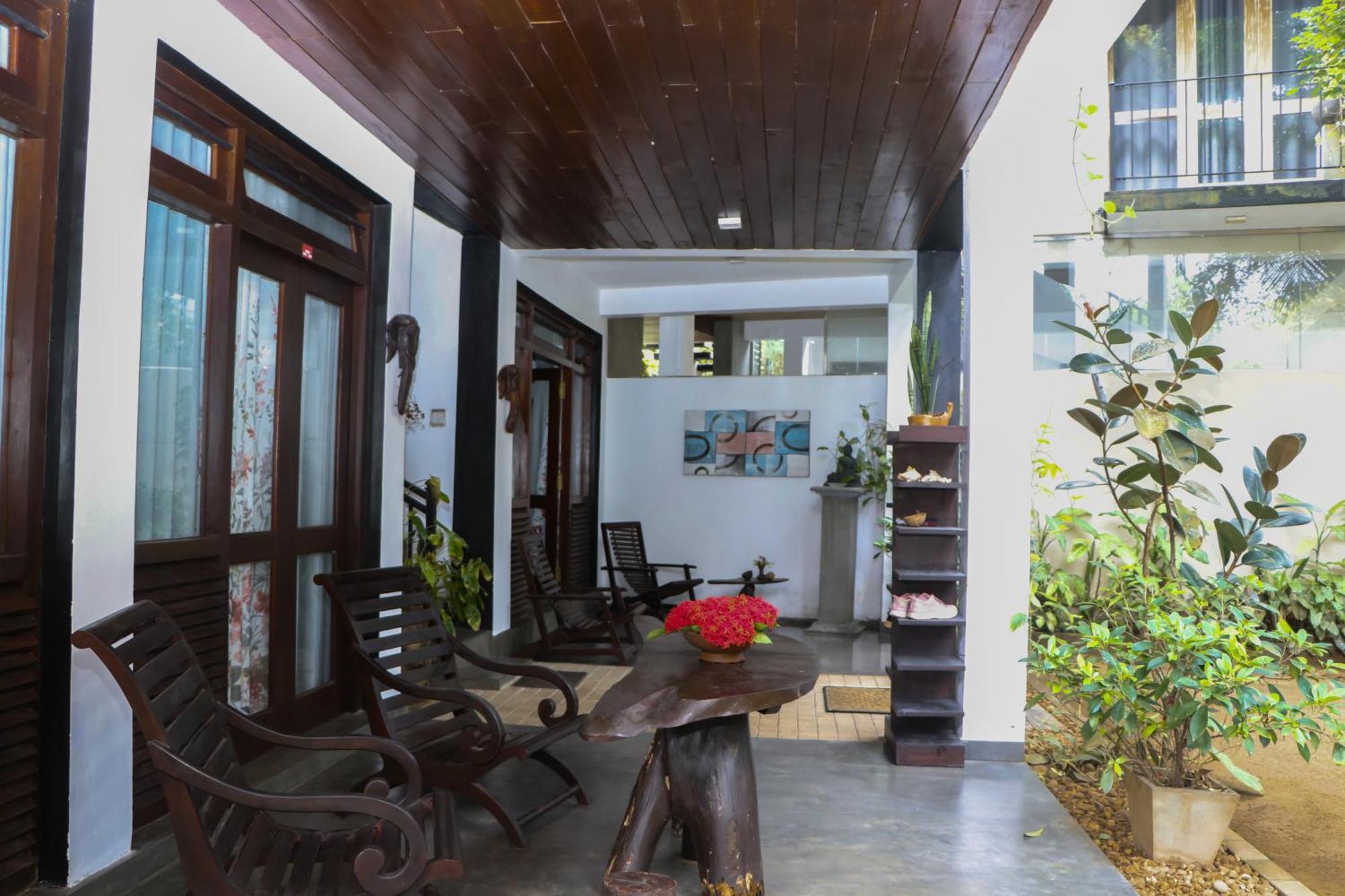 Villa A & A Хіккадува Екстер'єр фото