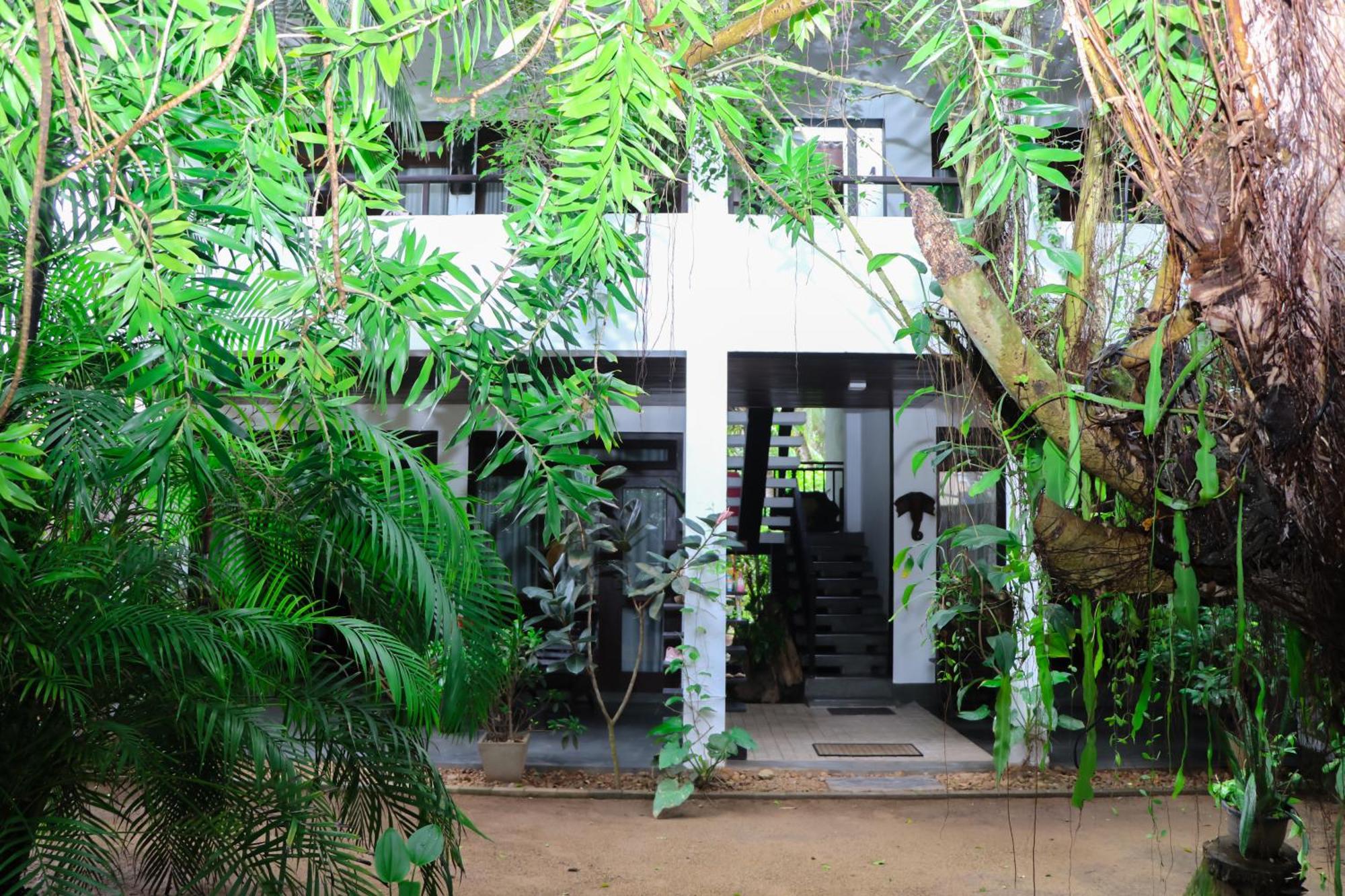 Villa A & A Хіккадува Екстер'єр фото