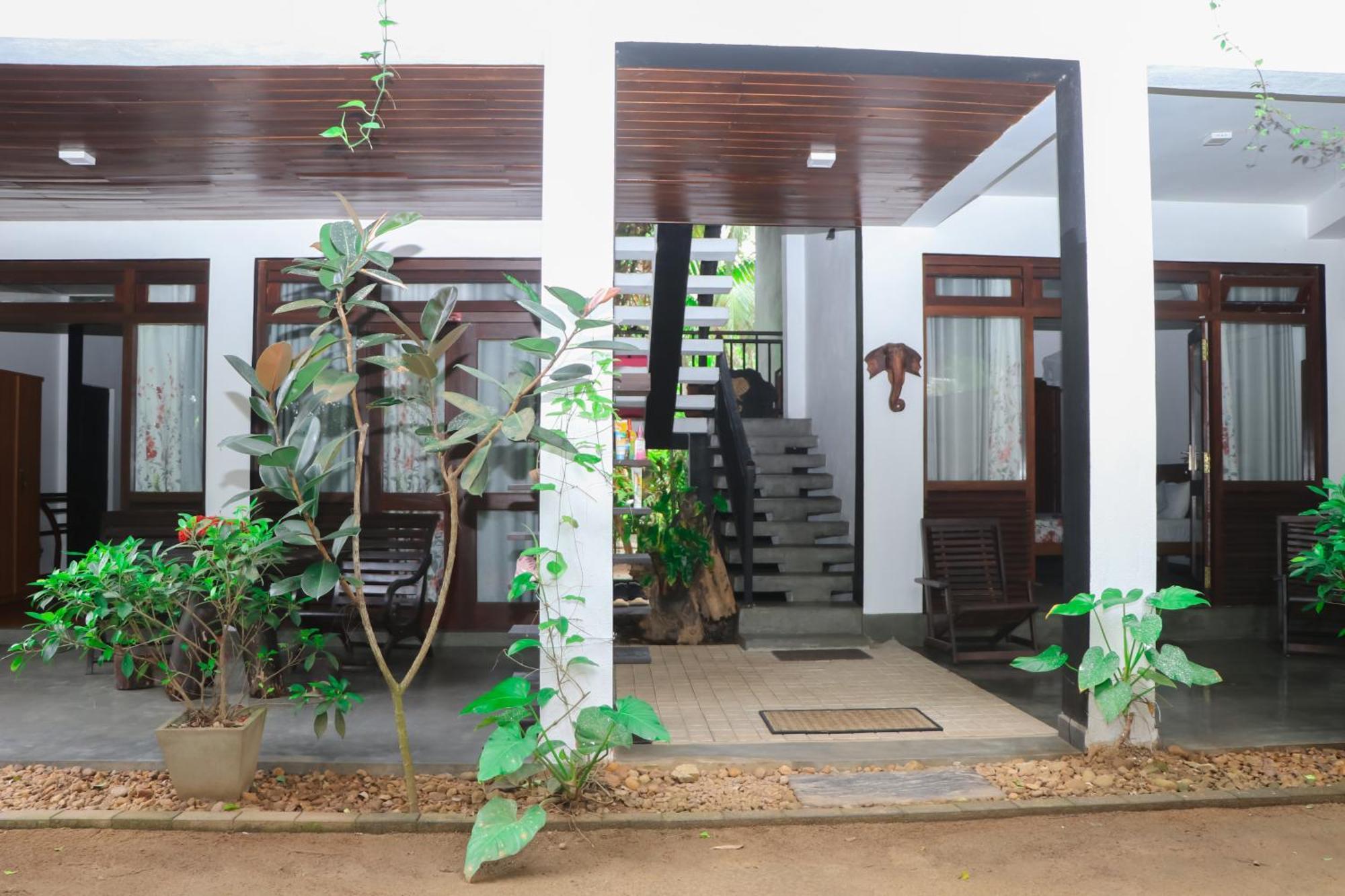 Villa A & A Хіккадува Екстер'єр фото